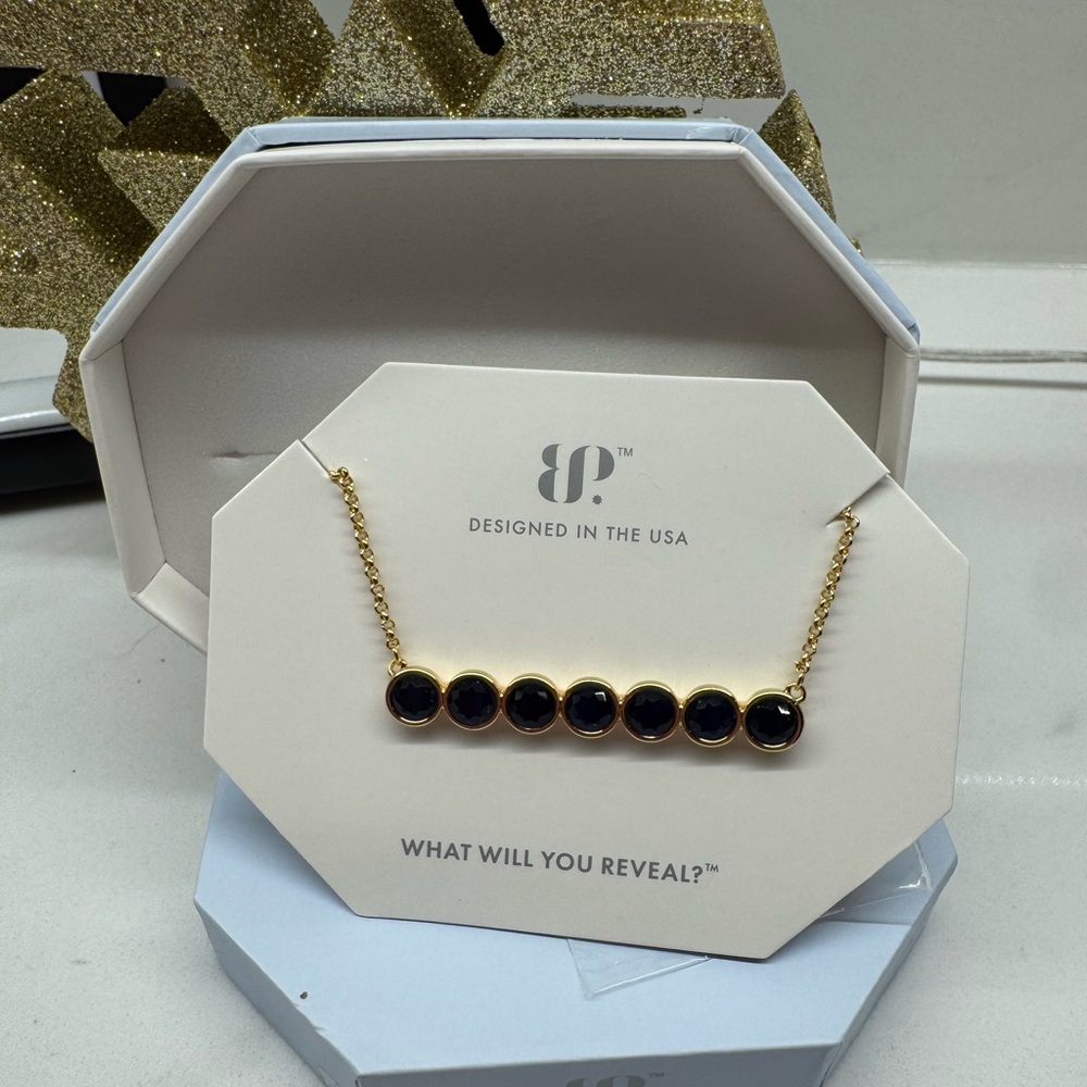 Elegant Gold and Sapphire Necklace